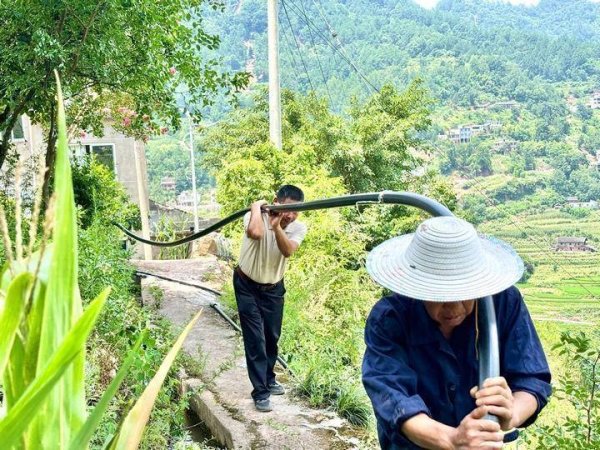 大圣配资 王世钊：暴雨夜脚步比洪水还急 重建中脚步比群众更忙